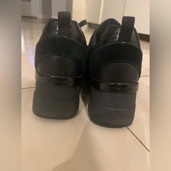 Michael Kors womens size 8 sneakers in black - Picture 5 of 5